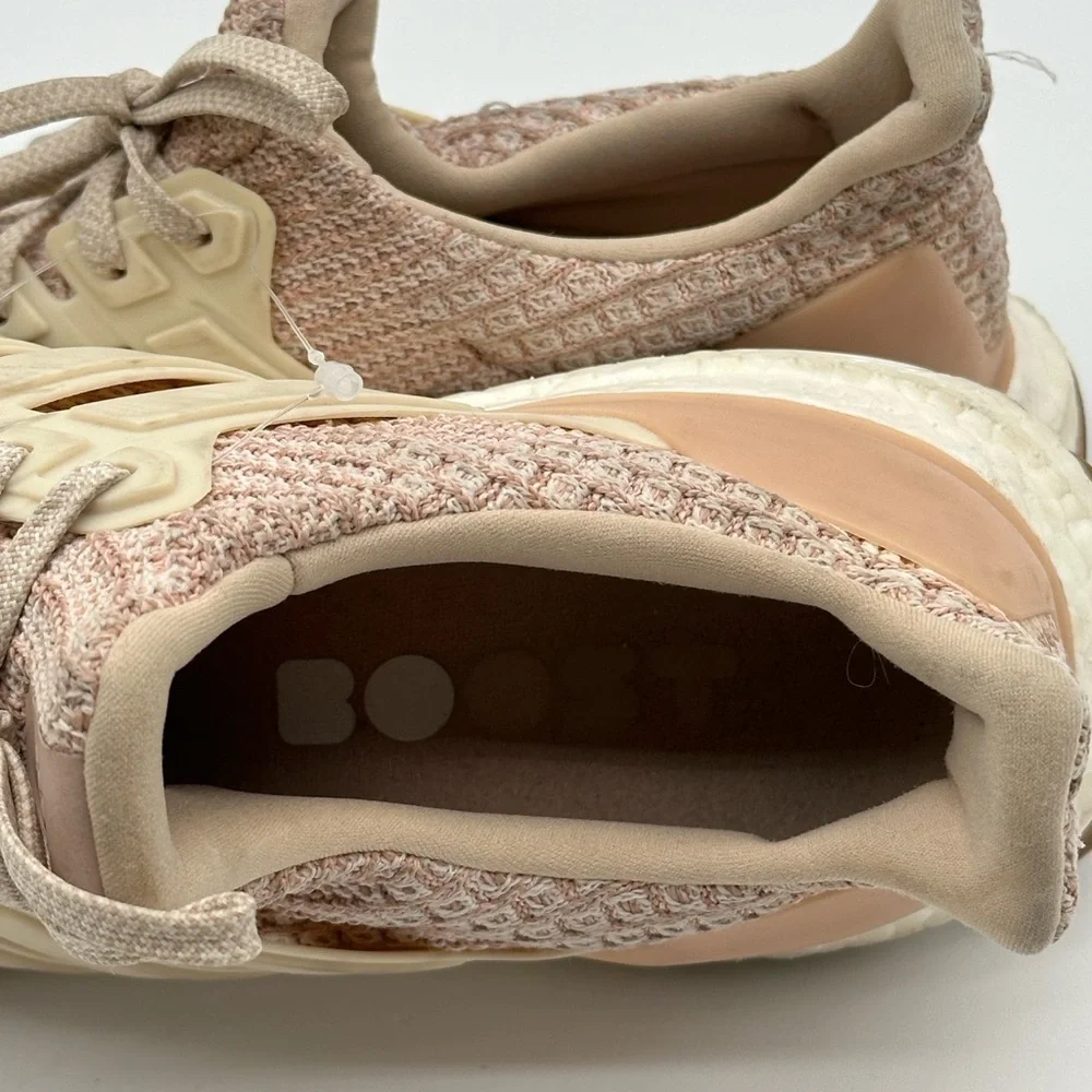 Adidas UltraBoost 4.0 Womens Size 8.5 (BB6497).‎
